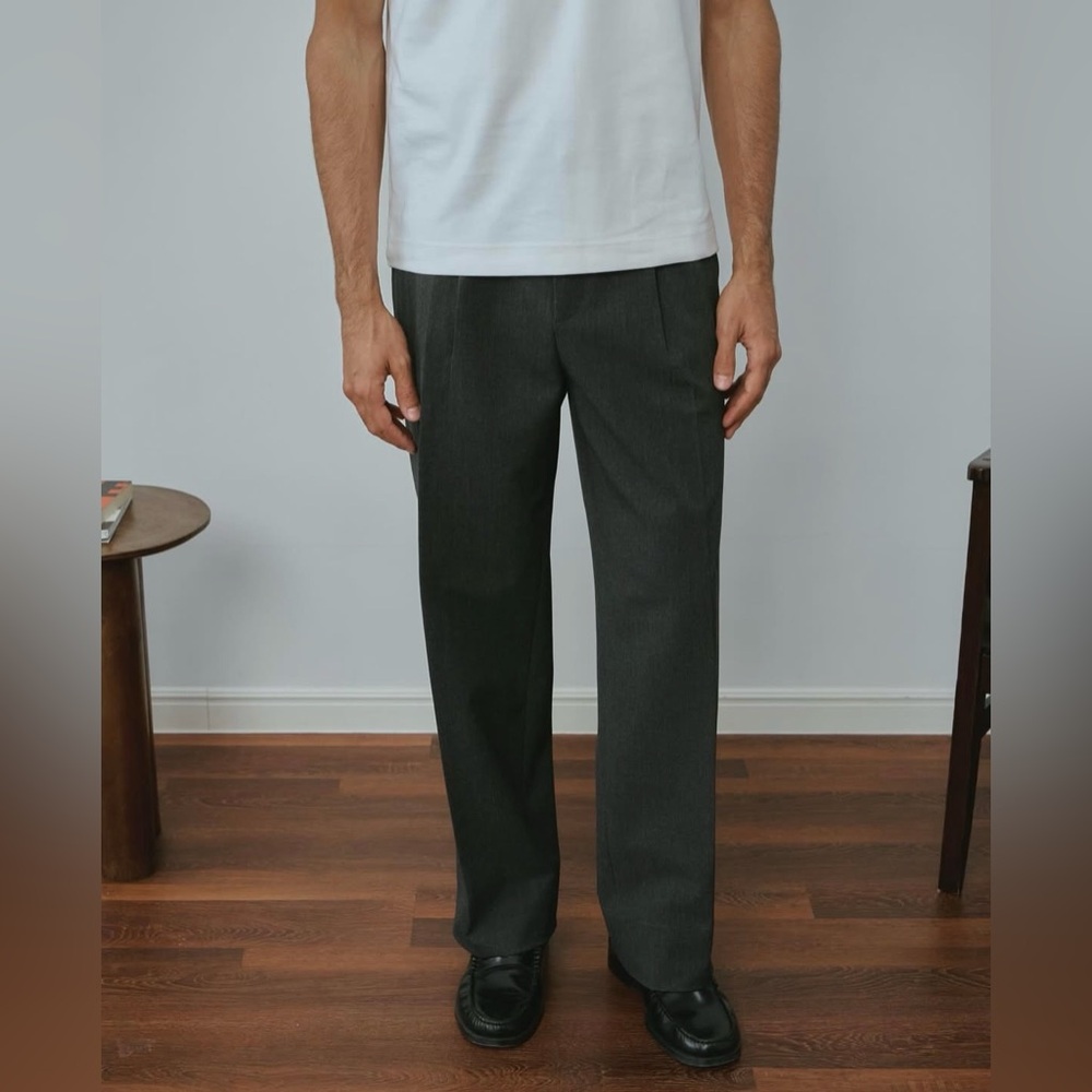 100% Virgin wool vintage trousers in charcoal gray